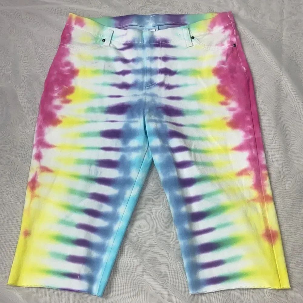 TIME AND TRU SHORT SIZE L (12-14)